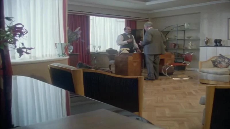 Кадры из сериала Пуаро Агаты Кристи (1989)